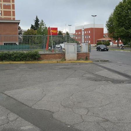 Hotel Houston Livorno - Struttura Esclusivamente Turistica - Not For Business Or Workers ภายนอก รูปภาพ