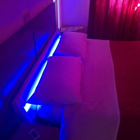 Hotel Houston Livorno - Struttura Esclusivamente Turistica - Not For Business Or Workers ภายนอก รูปภาพ