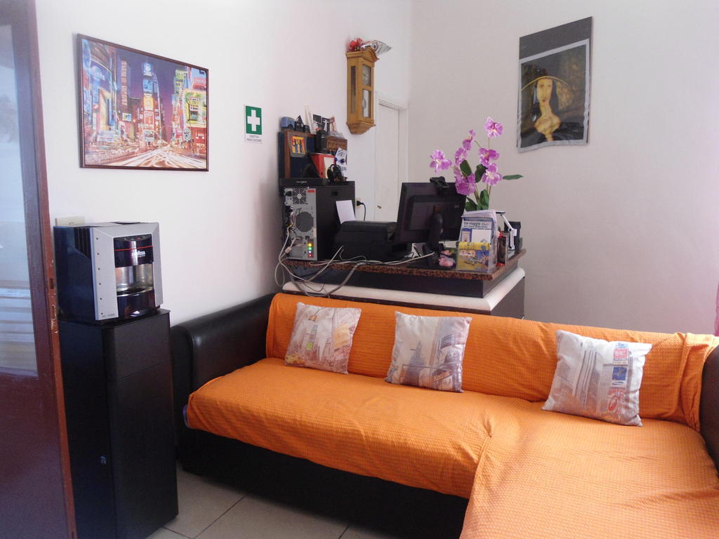 Hotel Houston Livorno - Struttura Esclusivamente Turistica - Not For Business Or Workers ภายนอก รูปภาพ