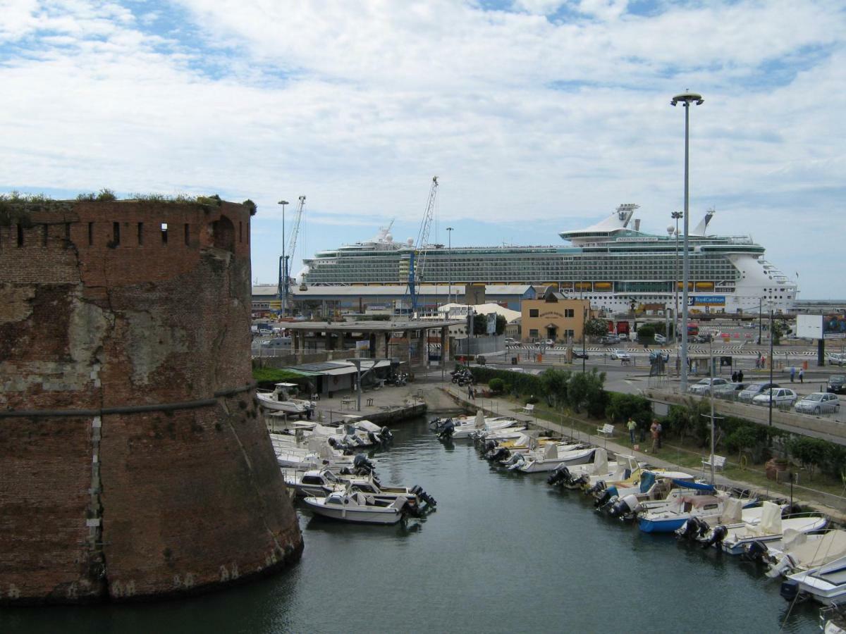 Hotel Houston Livorno - Struttura Esclusivamente Turistica - Not For Business Or Workers ภายนอก รูปภาพ