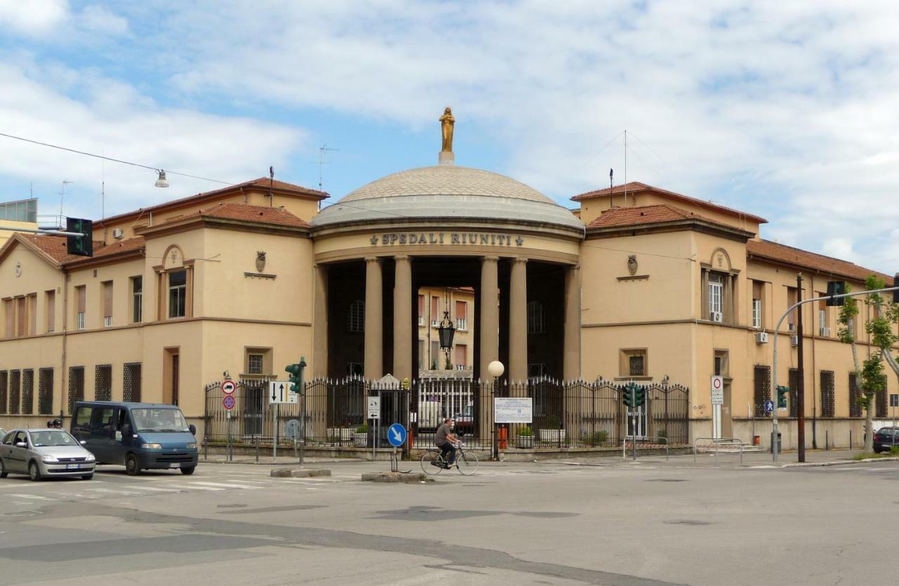 Hotel Houston Livorno - Struttura Esclusivamente Turistica - Not For Business Or Workers ภายนอก รูปภาพ
