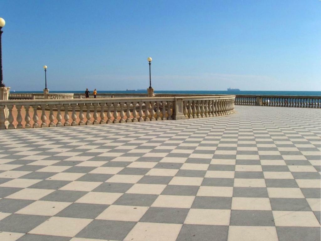 Hotel Houston Livorno - Struttura Esclusivamente Turistica - Not For Business Or Workers ภายนอก รูปภาพ
