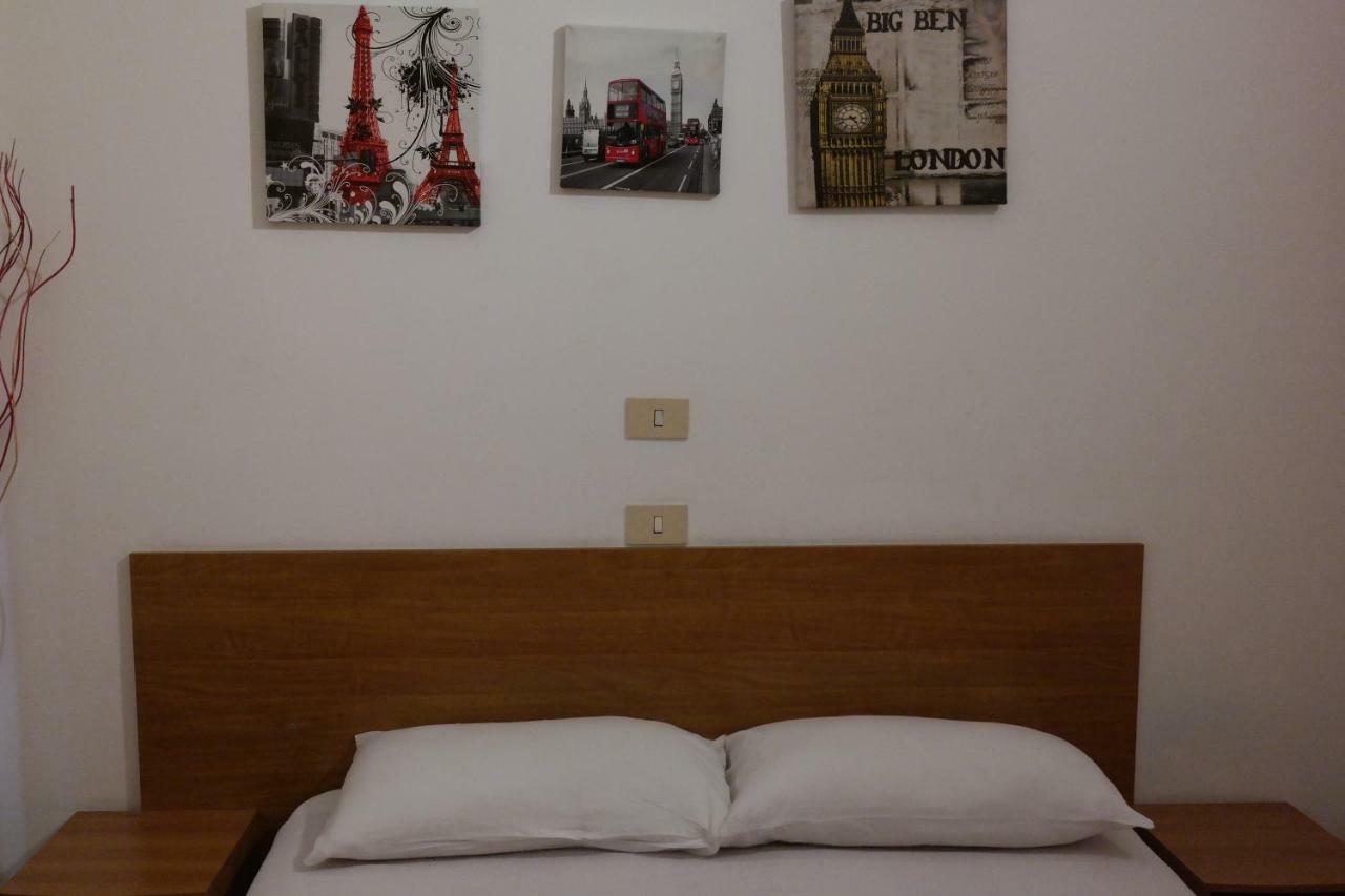 Hotel Houston Livorno - Struttura Esclusivamente Turistica - Not For Business Or Workers ภายนอก รูปภาพ