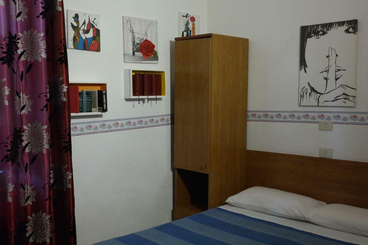Hotel Houston Livorno - Struttura Esclusivamente Turistica - Not For Business Or Workers ภายนอก รูปภาพ