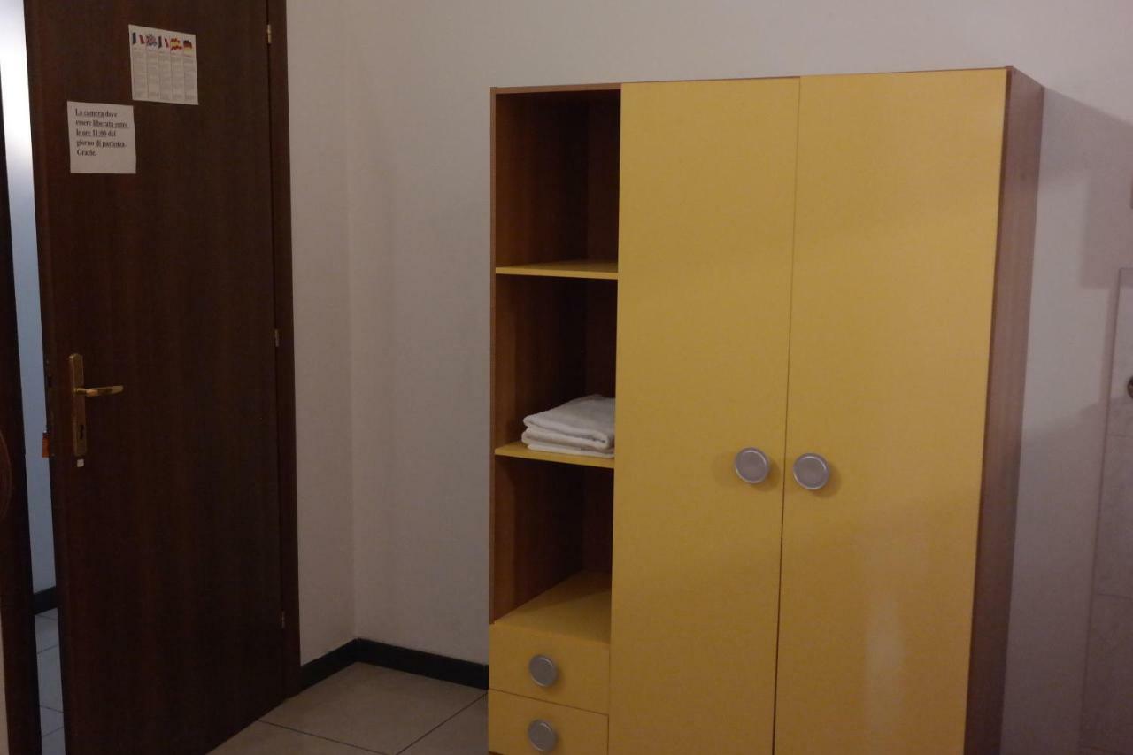 Hotel Houston Livorno - Struttura Esclusivamente Turistica - Not For Business Or Workers ภายนอก รูปภาพ