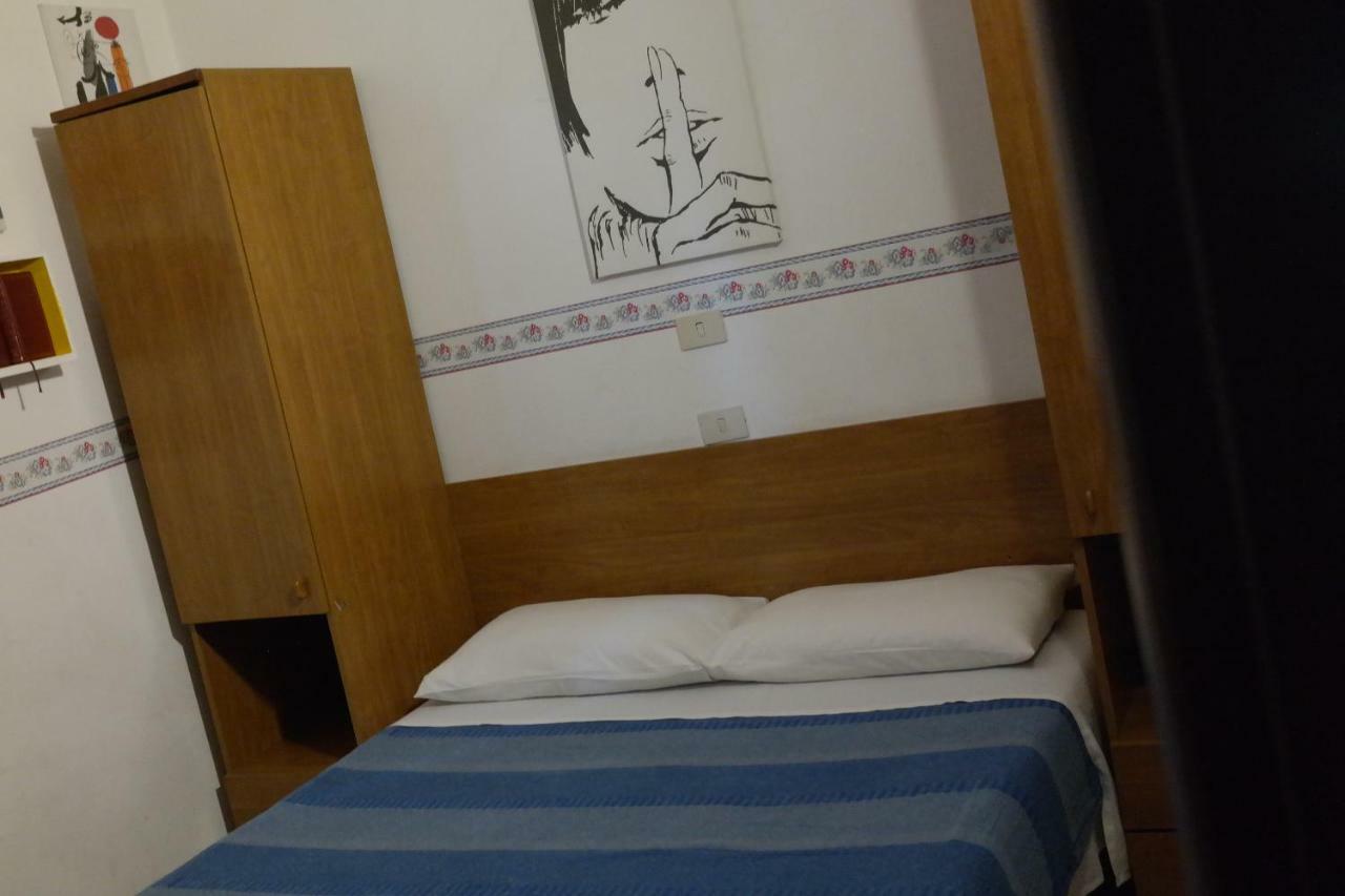 Hotel Houston Livorno - Struttura Esclusivamente Turistica - Not For Business Or Workers ภายนอก รูปภาพ