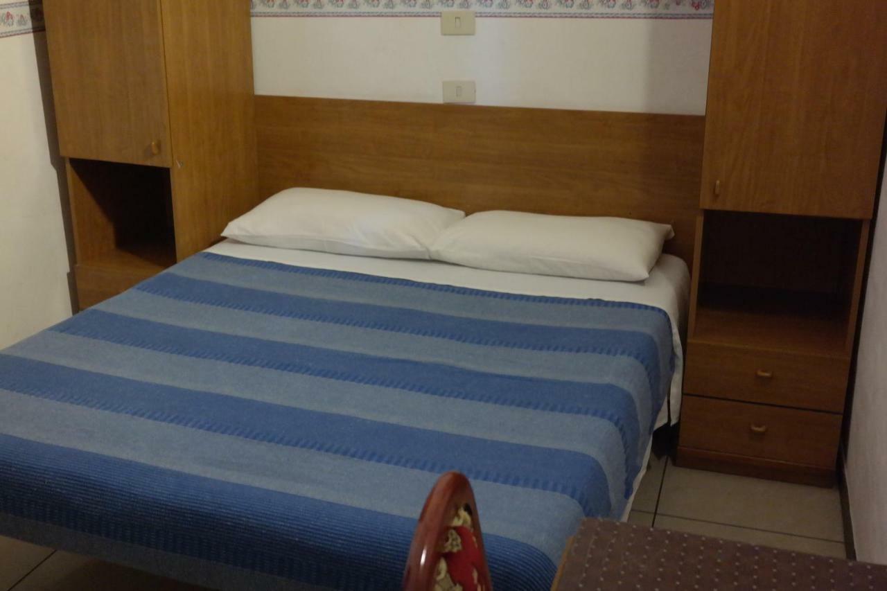 Hotel Houston Livorno - Struttura Esclusivamente Turistica - Not For Business Or Workers ภายนอก รูปภาพ